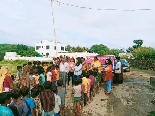 cloth-distribution-3