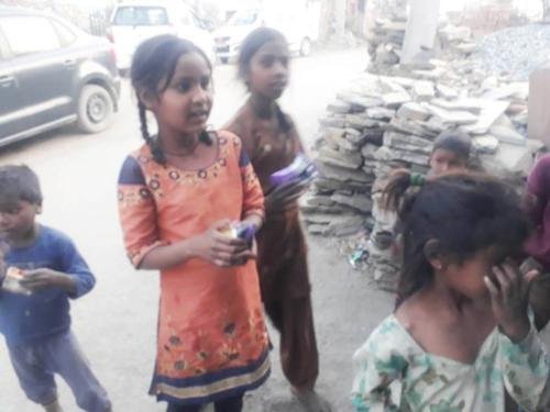 cloth-distribution-2